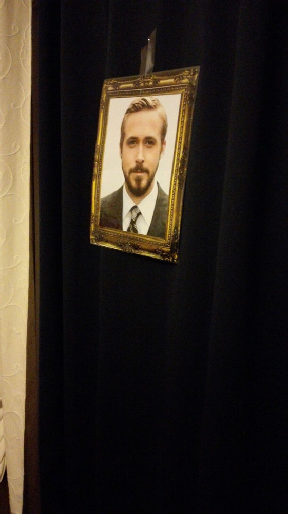 Ryan Goslin como el Conde Fallen